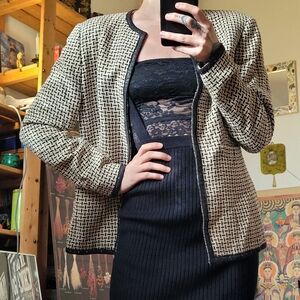 Escada Vintage Cream And Black Italian Blazer Wool & Silk Blend - Size 38